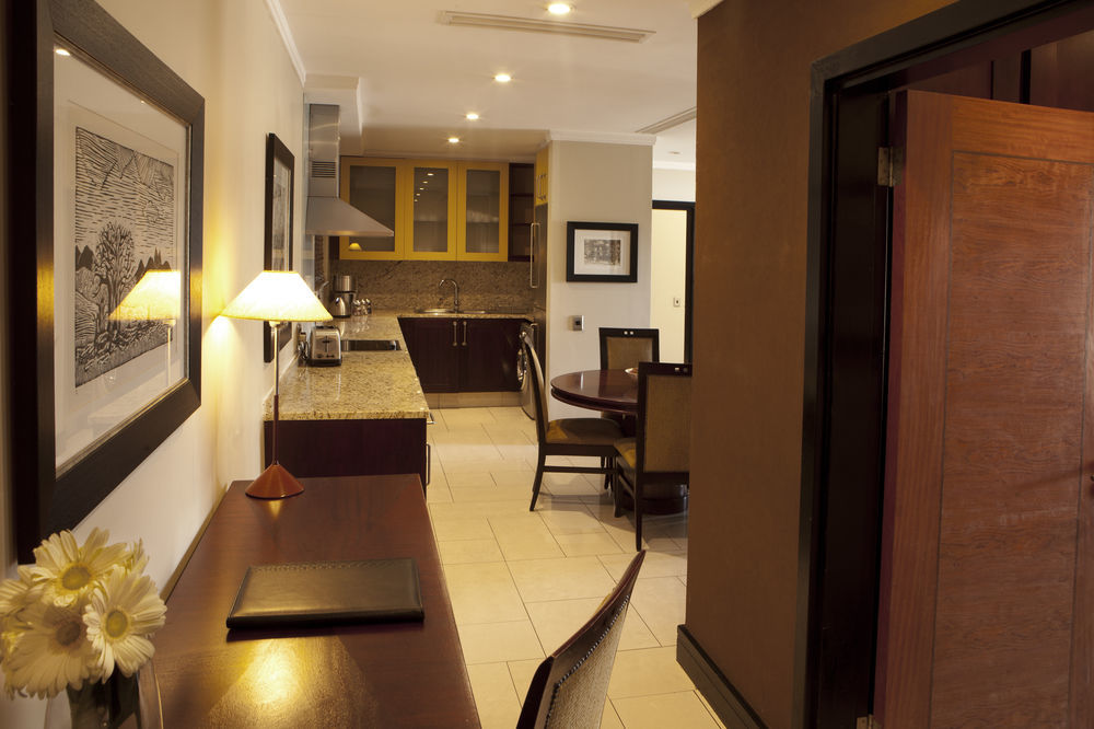 Raphael Suites Йоханнесбург Экстерьер фото